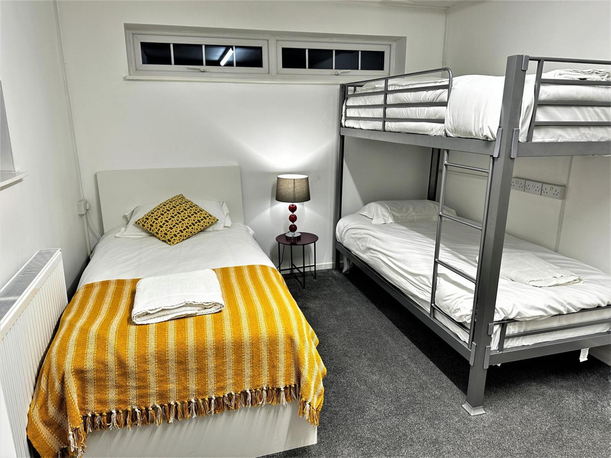 Kennedy Villa - 5 Bedroom House With Hot Tub, Wifi, Free Parkings, Close To Bicester Village Exterior foto