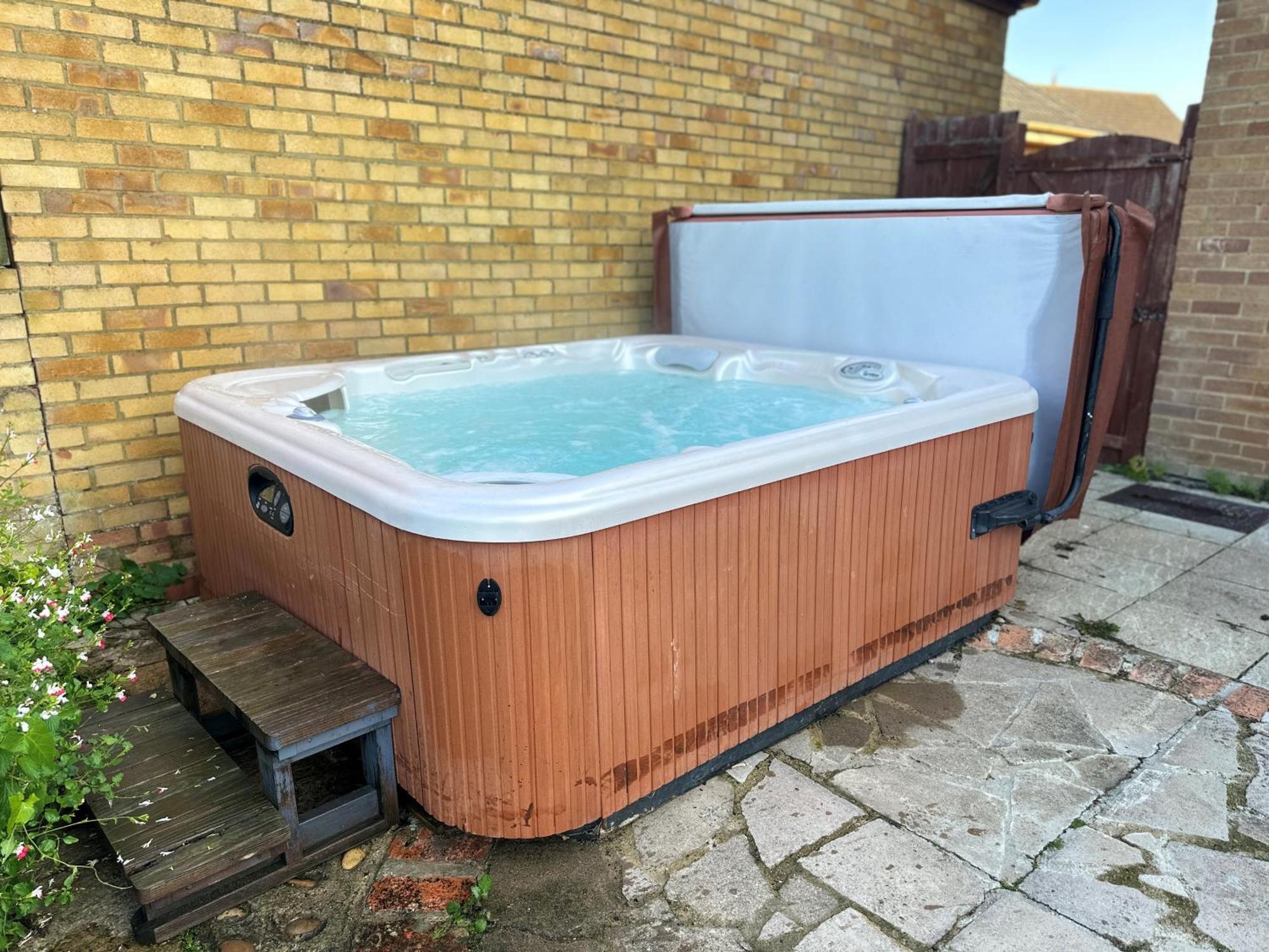 Kennedy Villa - 5 Bedroom House With Hot Tub, Wifi, Free Parkings, Close To Bicester Village Exterior foto
