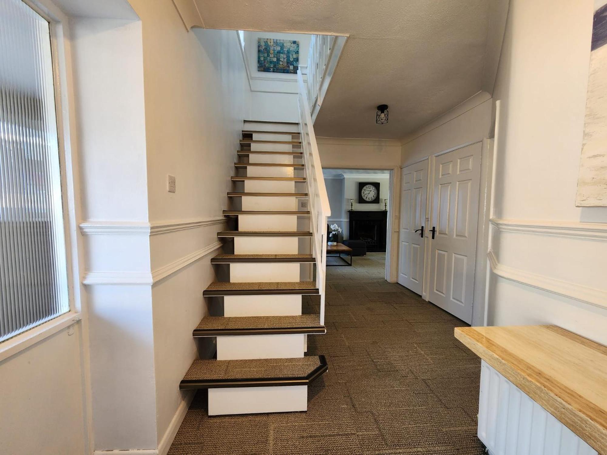 Kennedy Villa - 5 Bedroom House With Hot Tub, Wifi, Free Parkings, Close To Bicester Village Exterior foto