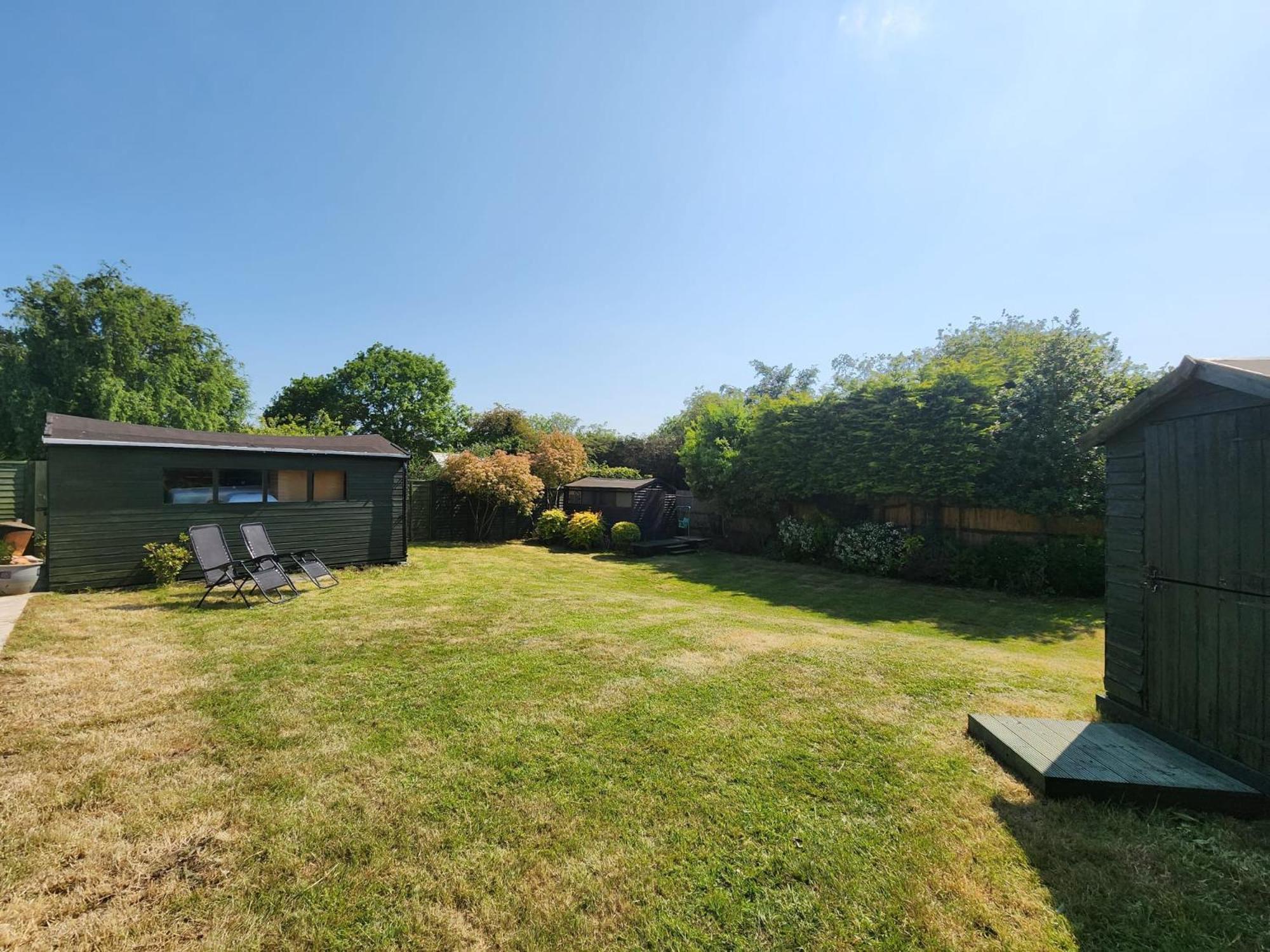 Kennedy Villa - 5 Bedroom House With Hot Tub, Wifi, Free Parkings, Close To Bicester Village Exterior foto