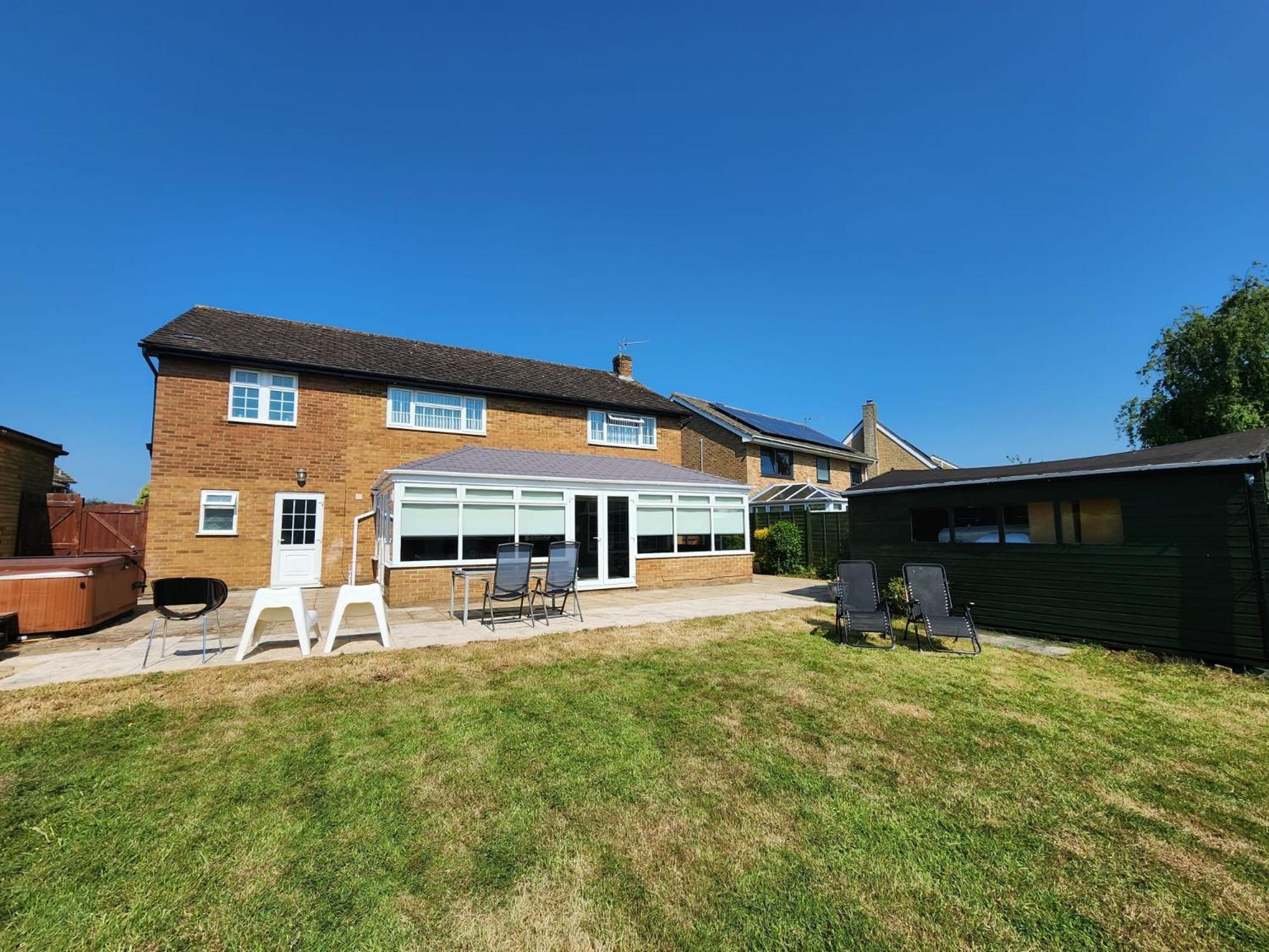Kennedy Villa - 5 Bedroom House With Hot Tub, Wifi, Free Parkings, Close To Bicester Village Exterior foto